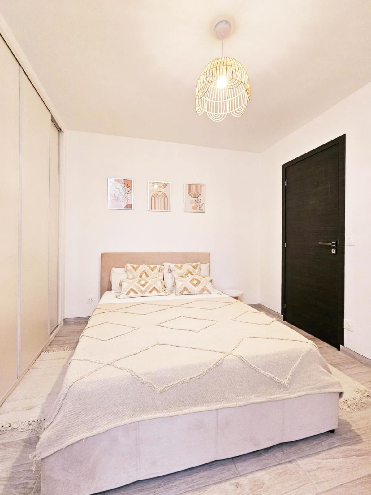 Bed & Breakfast - Entre Paris & Disneyland Apartment Roissy-en-Brie Luaran gambar